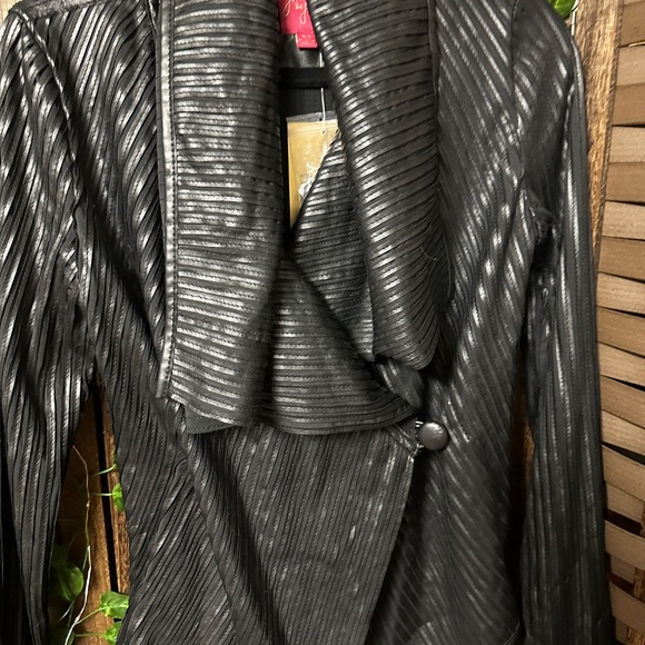 Jacket - Picture 2 of 16
